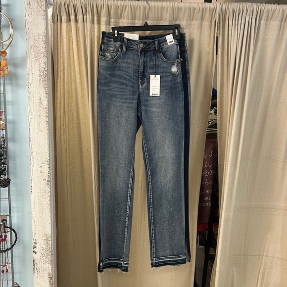 Medium Wash Straight Leg Jeans - Judy Blue - Picture 1 of 8